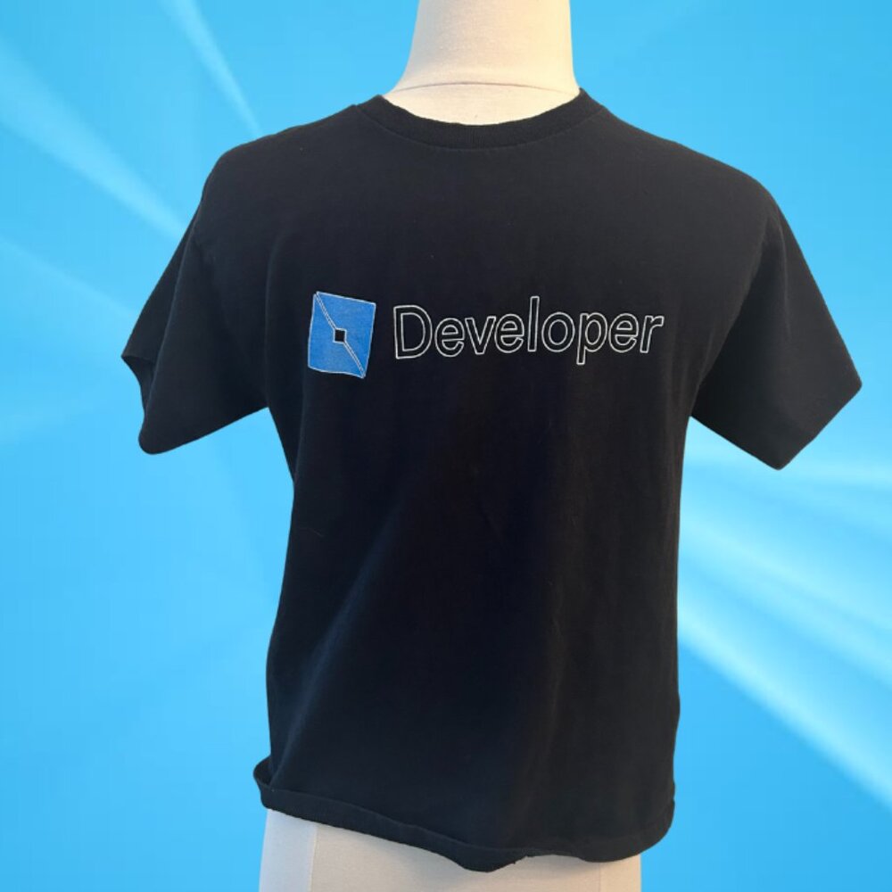 🎮 Roblox Studio Developer T-Shirt – Youth Medium 🎮